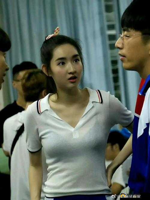 从校服衣袖看到葡萄怎么办：这是什么情况