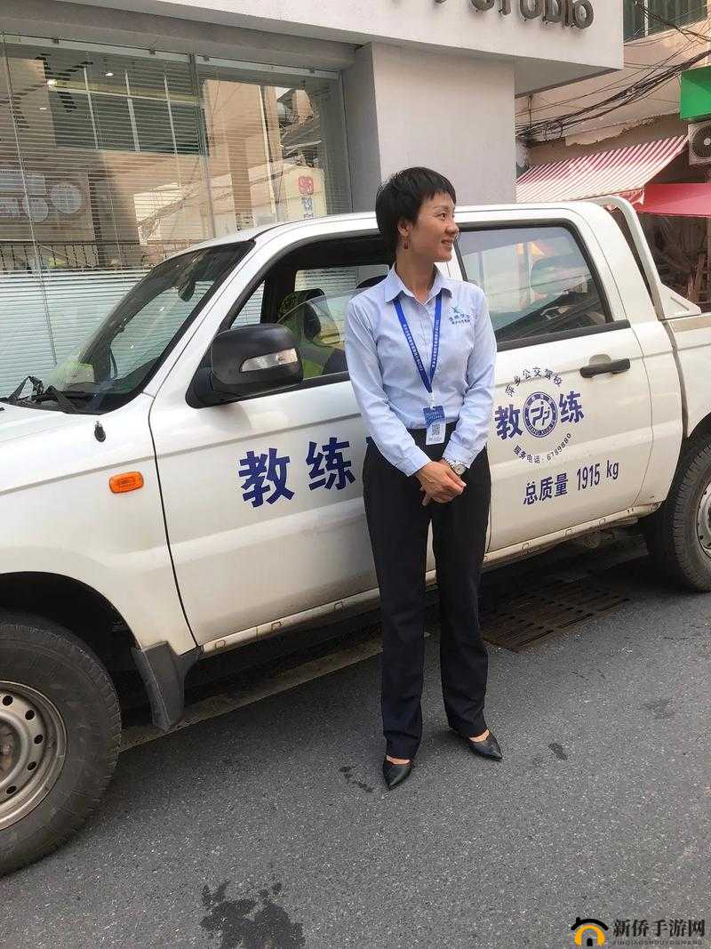 教练晚上带女学员练车正常吗之探讨