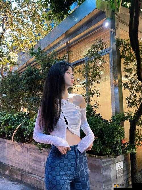 赵丽雅正搭公交车准备回家啦