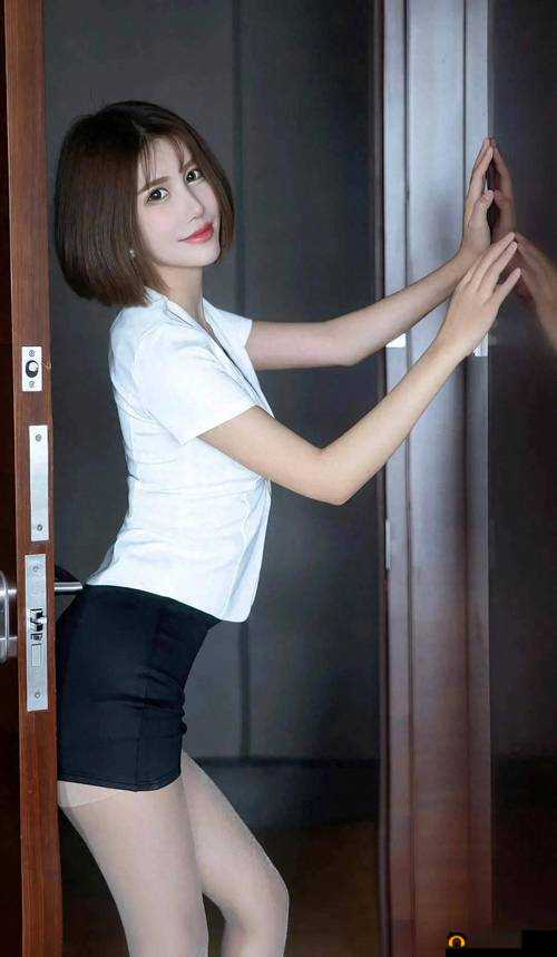 人人操性巴克美女：独特魅力引发广泛关注与热议