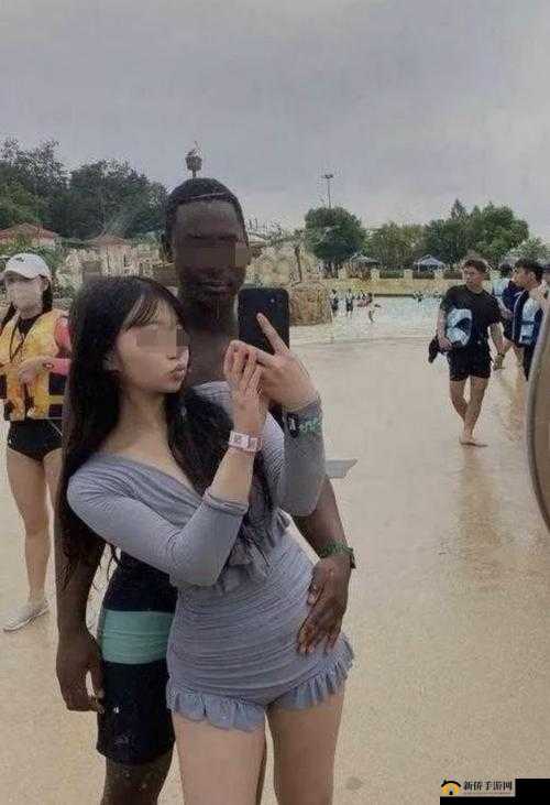 特大黑人与娇小亚洲女 mb4 之间的奇妙故事