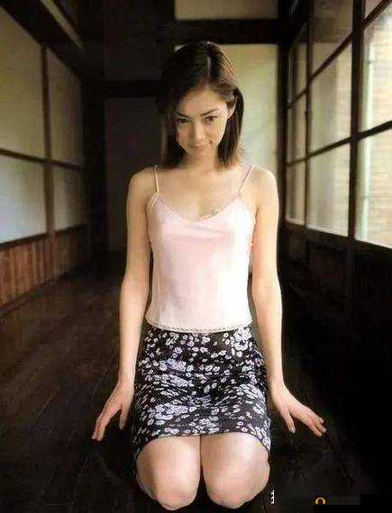 国产一级 37 美女内射：禁忌之美与性魅力的交织