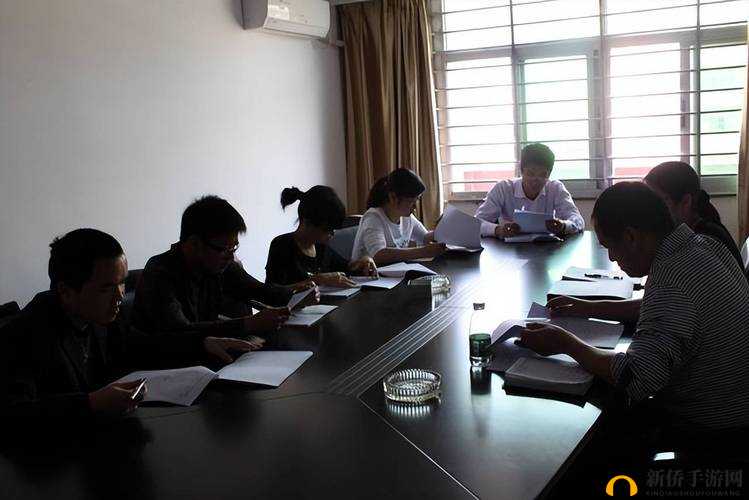 开会时在桌下运动：独特情境下的隐蔽行为探究