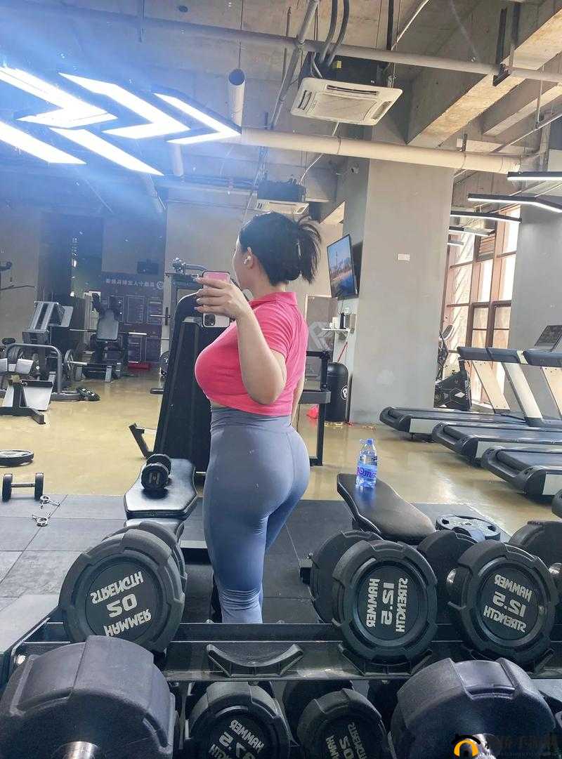 ：[BBw 女厕 BB w 撒尿]，满足你的特殊癖好