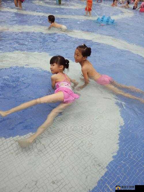 10 岁女孩光溜溜去游泳是否合适？