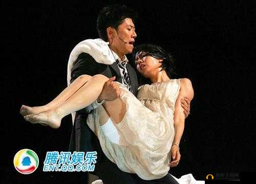 激情艳遇：公车上的心跳瞬间