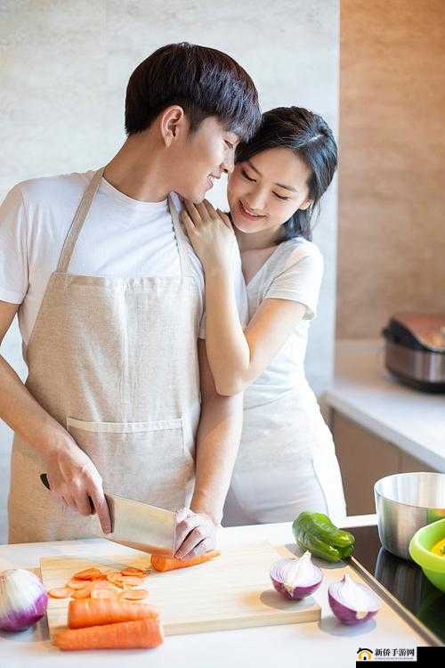厨房双人模式：共享烹饪乐趣，甜蜜互动不停