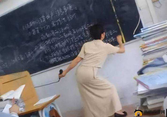 英语老师上课不戴套：与学生的尴尬事件